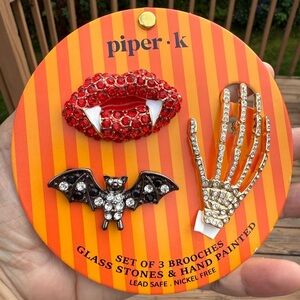 Piper K Brooch Set
